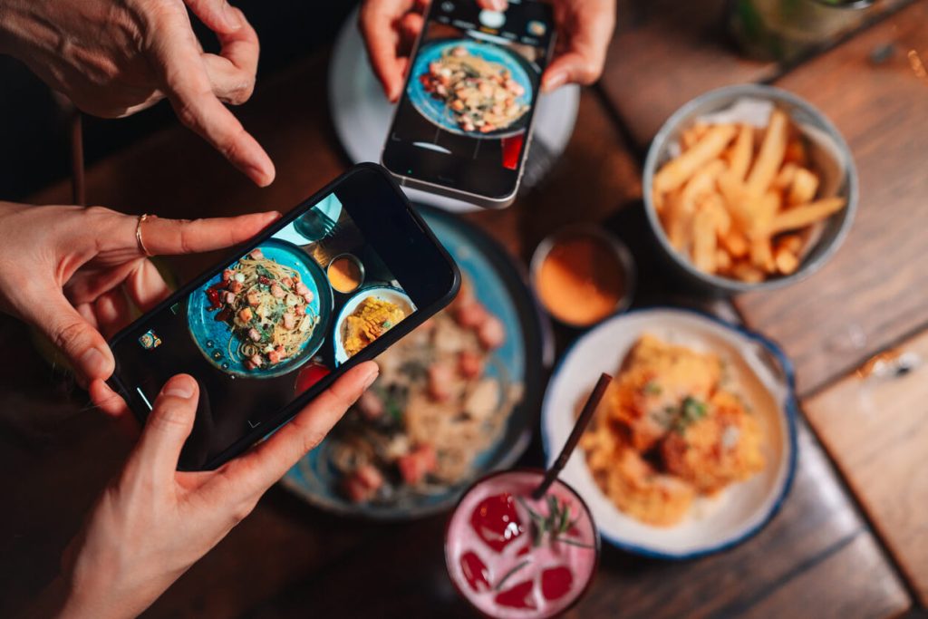 social media consumer behavior